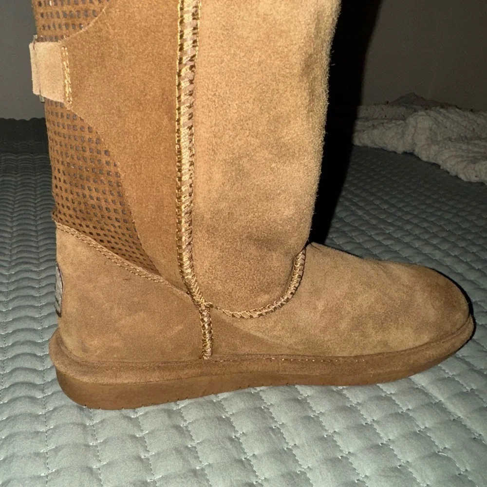 Bear Paw buckle back boots. Only worn twice. Size women’s 9